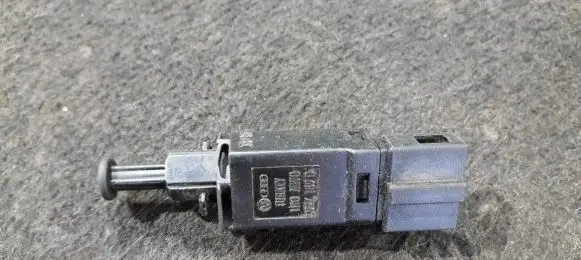 Audi A3 S3 8L Brake pedal sensor switch 927189D MWO927189D