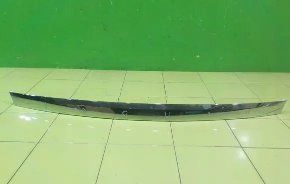 Jaguar XF X250 Rear light center trim bar blend 