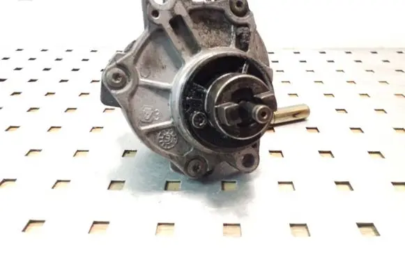 Jeep Grand Cherokee (WJ) Vacuum pump A62300065