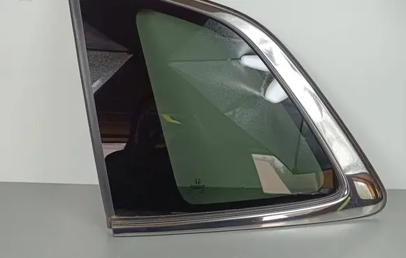 Honda CR-V Rear side window DOT15