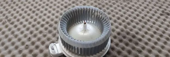 Lexus IS 220D-250-350 Heater fan/blower 2726000331