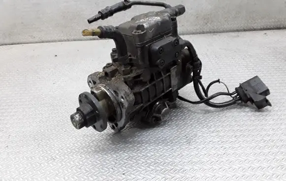 Skoda Octavia Mk1 (1U) Fuel injection high pressure pump 0460404977