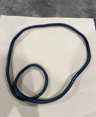 BMW iX2 (U10) Trunk rubber seal (body) 