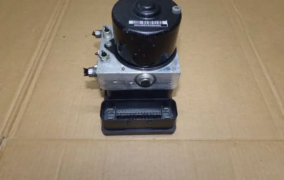 Volvo V50 ABS Pump 30736588