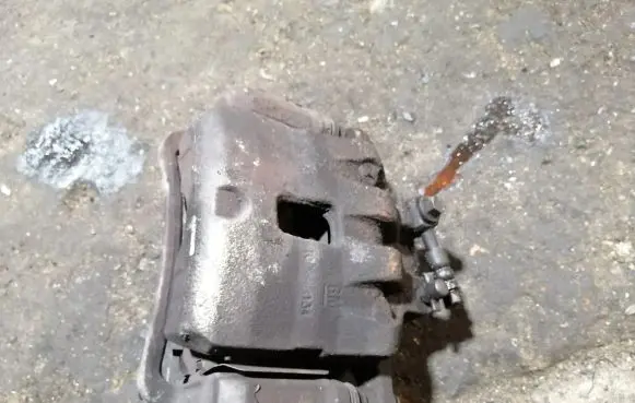 Opel Insignia A Front brake caliper