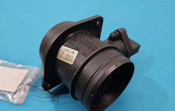 Audi A3 S3 8L Mass air flow meter 0281002531 IMPRK1520221