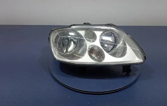 Volkswagen Touran I Headlight/headlamp 1T0941006F