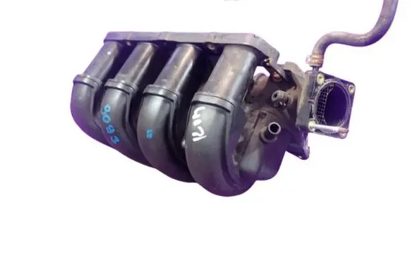 Toyota Avensis Verso Intake manifold