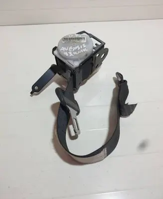 Toyota Avensis T250 Rear seatbelt 7337005081