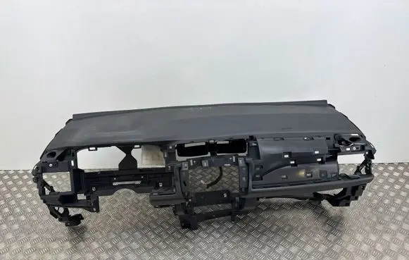 Nissan Leaf II (ZE1) Dashboard 