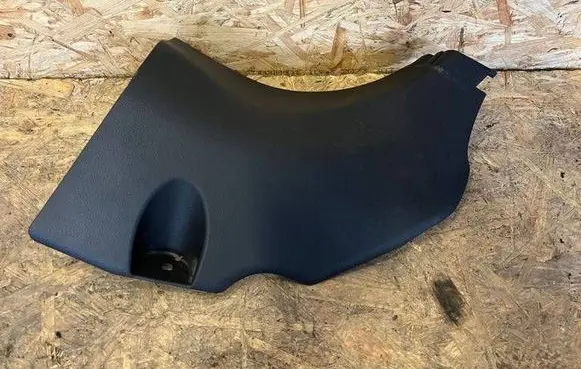 Foot area side trim