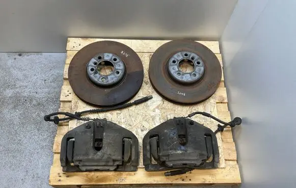 BMW 5 F10 F11 Brake discs and calipers set 6786820 6786817 6786818