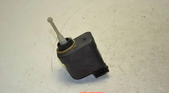 Audi A4 S4 B5 8D Headlight level adjustment motor 6K5941295