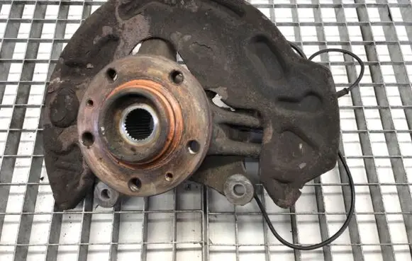 Peugeot 508 Front wheel hub spindle knuckle