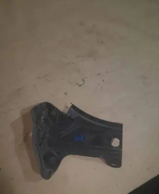 Volkswagen Golf Plus Other engine bay part 5M0823601C
