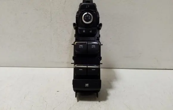 Subaru Impreza VI Electric window control switch 83071FN050