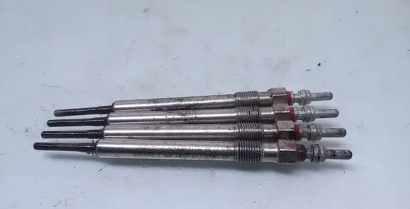 Volkswagen PASSAT B7 Glow plug 0250403007 03L963319