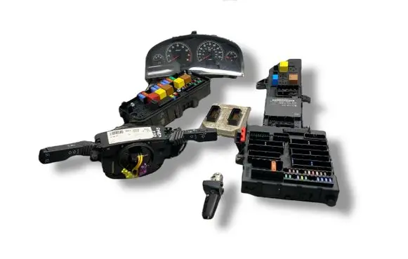 Opel Vectra C Engine ECU kit and lock set 13205774 13193590 55355631
