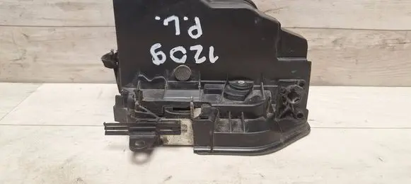 BMW 1 E81 E87 Front door lock 7154623