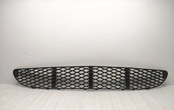 Mercedes-Benz E W211 Front bumper lower grill A2118850053