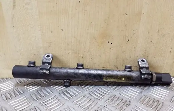 Mercedes-Benz CLS C219 Fuel main line pipe A6420700695 A0041538728