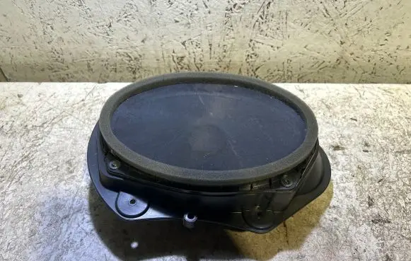 Dodge Challenger Front door speaker 05091042AC 8943004801C 0565J0802
