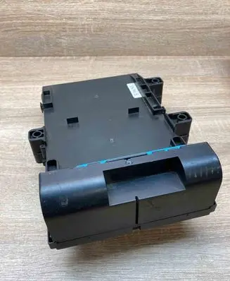 Chrysler Voyager Fuse module P4707592 4707506B09395
