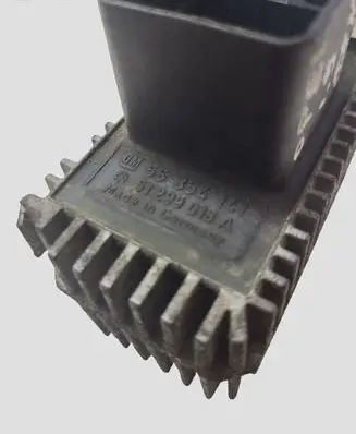 Opel Zafira B Glow plug pre-heat relay 51299018 55354141