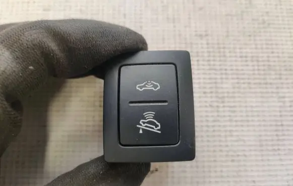 Volkswagen Transporter - Caravelle T5 Alarm switch 7L6959899