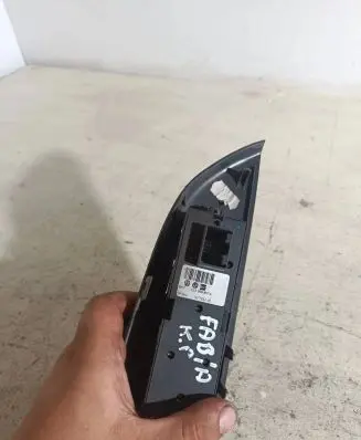 Skoda Fabia Mk1 (6Y) Electric window control switch