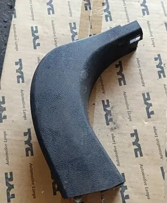 Foot area side trim