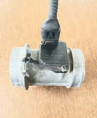 Audi A6 S6 C5 4B Mass air flow meter AFH7025C 54321 1J0973706
