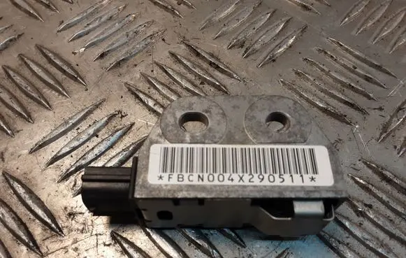 Nissan X-Trail T30 Airbag deployment crash/impact sensor