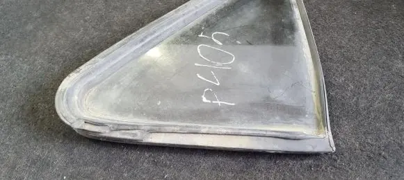 Peugeot 405 Rear vent window glass 