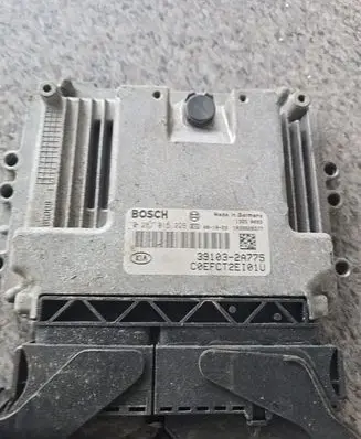 KIA Ceed Engine control unit/module 391032A775