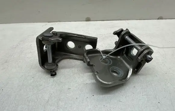 Peugeot 3008 I Rear door hinge set 