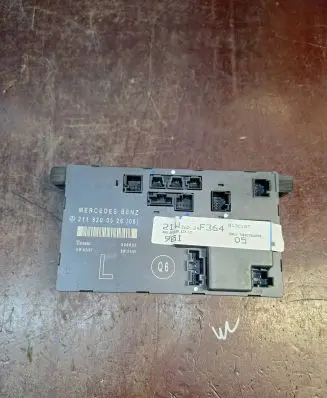 Mercedes-Benz E W211 Door control unit/module 2118200526 356803