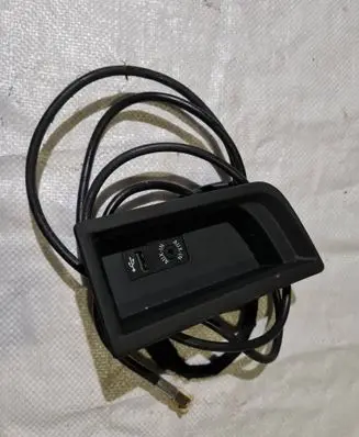 BMW 3 F30 F35 F31 USB socket connector 84109229246