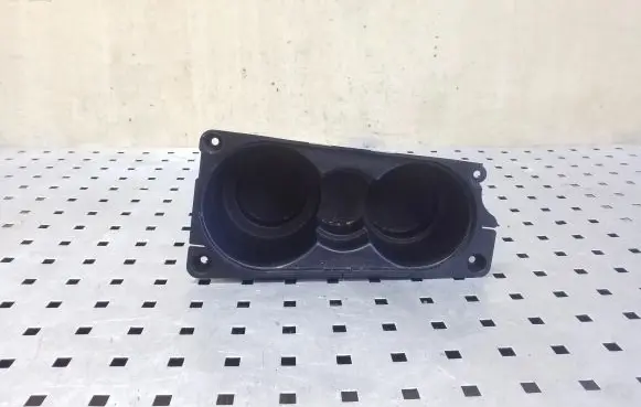 Cup holder front