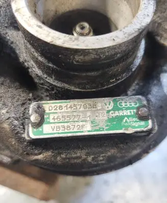 Volkswagen PASSAT B3 Turbo 028145703B VB3872F 4655771