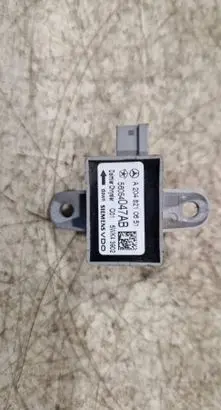 Mercedes-Benz C W204 Airbag deployment crash/impact sensor A2048210651 56054O47AB