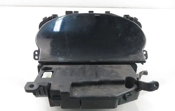 Speedometer (instrument cluster)