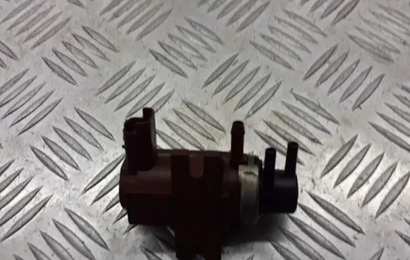 Ford Focus Valve vacuum 