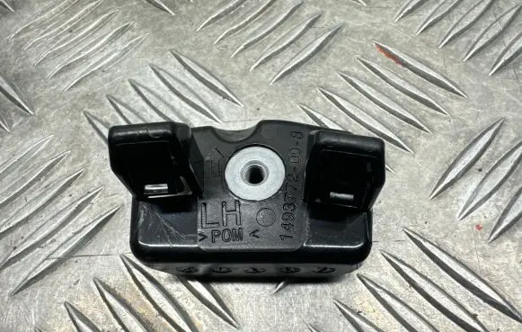 Tesla Model Y Front bumper mounting bracket 149377200B
