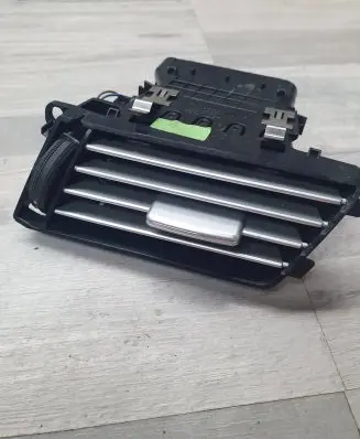 Mercedes-Benz E W212 Dashboard side air vent grill/cover trim 06822001 A212