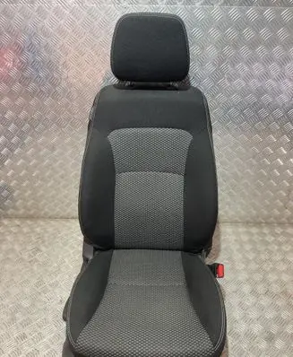 Suzuki Vitara (LY) Front passenger seat PK17036
