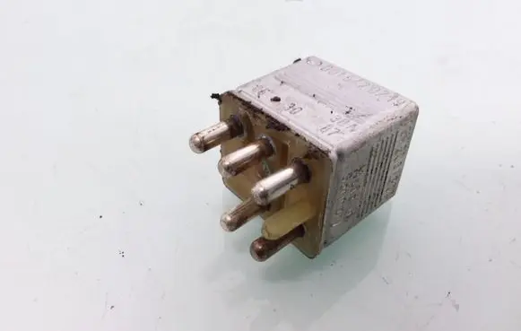 Mercedes-Benz E W124 Other relay 0015420219