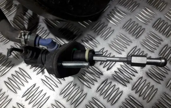 Clutch master cylinder