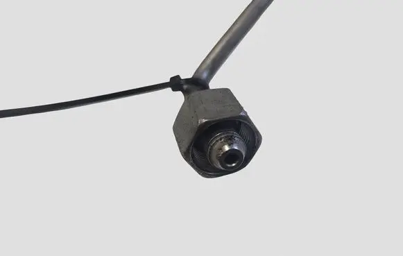 Mercedes-Benz E W213 Fuel injector supply line/pipe