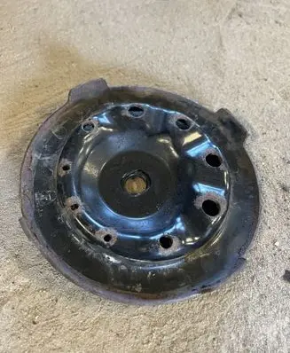 Toyota Avensis T220 Coil spring mount 